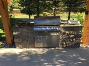 Outdoor grill paver bar